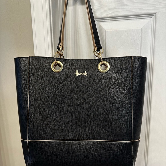 Harrods Black Soft Leather Shoulder Tote Bag with Champagne Gold Wristlet 💝 - Picture 4 of 8
